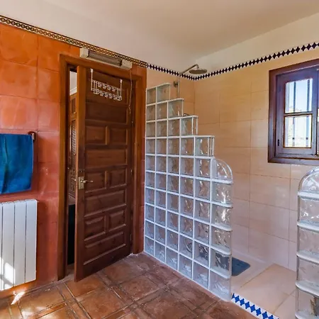 Siete Colchones A Rustic Andalusian * ماربيا